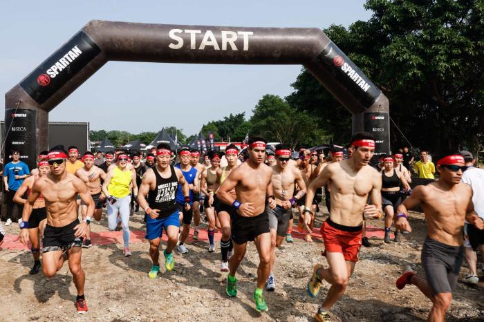 斯巴达勇士赛广东站圆满收官 近4000勇士挑战障碍