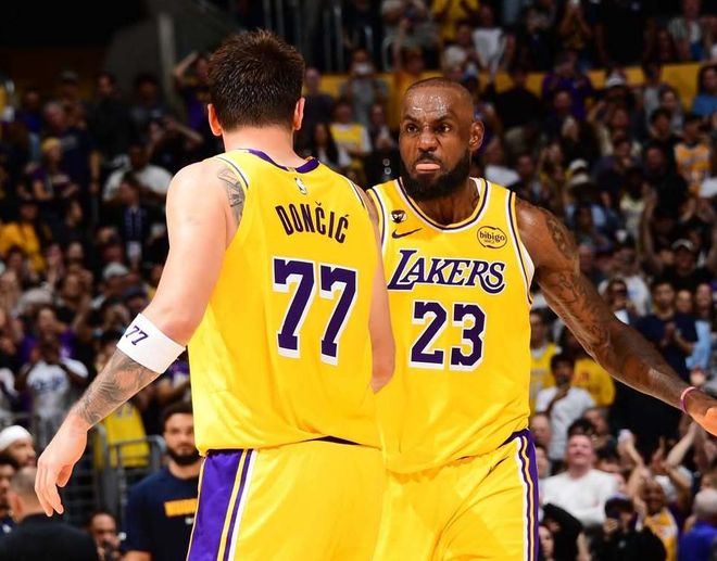 湖人逆袭夺冠之路：詹姆斯防守蜕变引领球队复