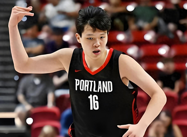 杨瀚森首秀表现引热议：