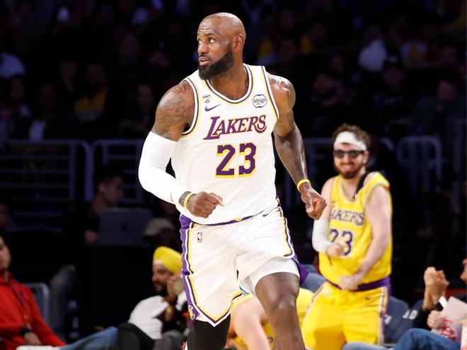 湖人三连胜锁定西部第四 首轮对阵火箭