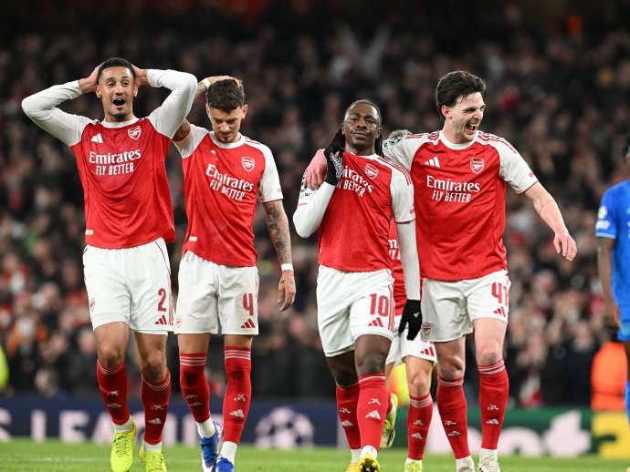 阿森纳双线作战遭遇挑战，曼城红点暴露战术隐