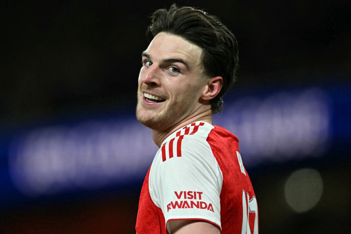 阿森纳双线作战遭遇挑战，曼城红点暴露战术隐