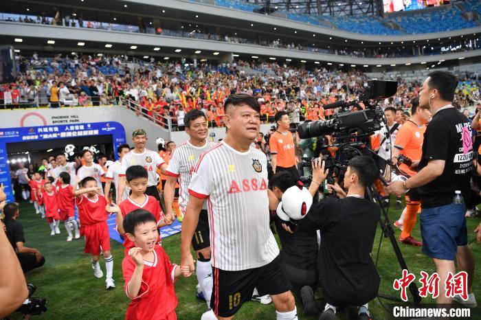 香港艺人谷娅溦创作《耍四川》助力港人深度游