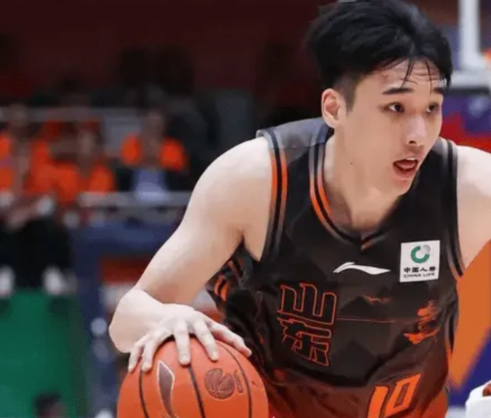 山东男篮G1惨败引球迷不满 外援表现成关键隐患